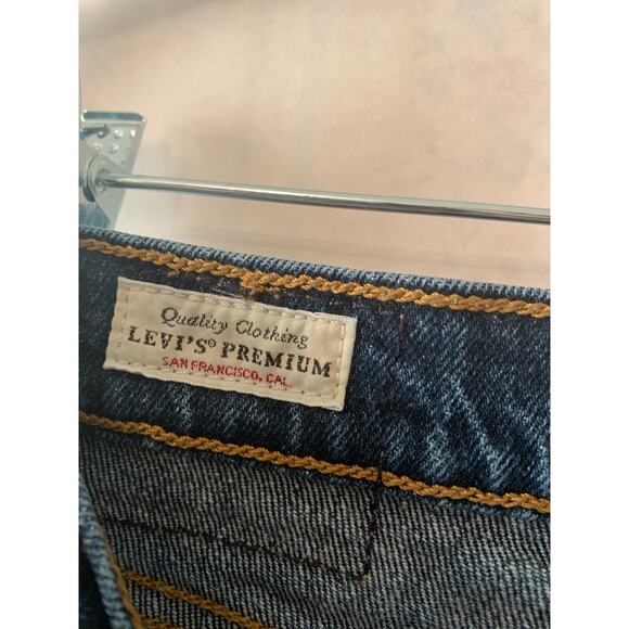 Levi's Wedgie Straight Button Fly Raw Hem Waterless Jean Women's Size 28 - Picture 6 of 12